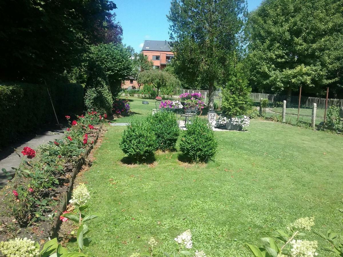 B&B Au Jardin Fleuri Marche-en-Famenne Esterno foto