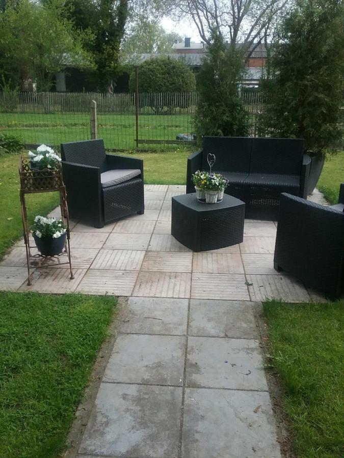 B&B Au Jardin Fleuri Marche-en-Famenne Esterno foto
